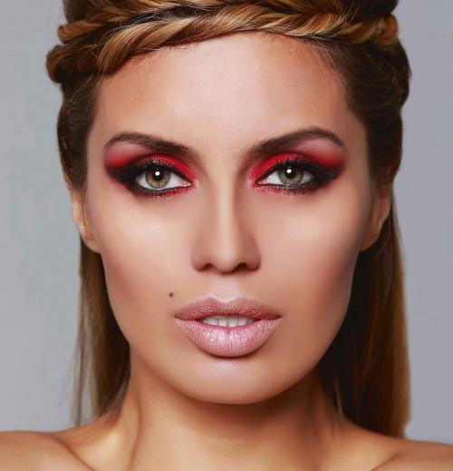 Золотой макияж для зеленых глаз. Необычные идеи макияжа для зеленых глаз