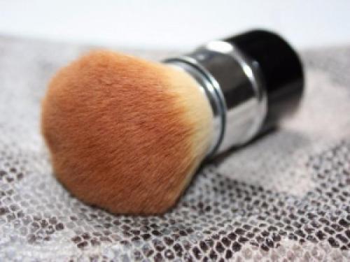 Чем дезинфицировать кисти для макияжа. Уход за кистями, очистка и дезинфекция