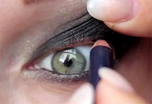 Черный макияж смоки айс (smoky eyes) пошагово