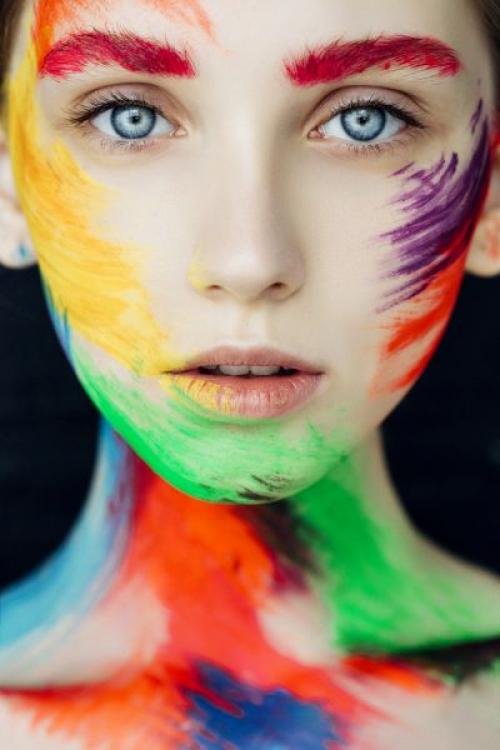 Цветокоррекция в макияже голубой. Цветокоррекция лица: как делать?