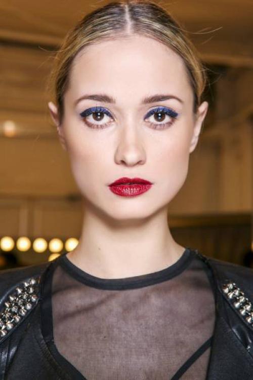 Бирюзовый макияж для карих глаз. Яркий макияж для карих глаз