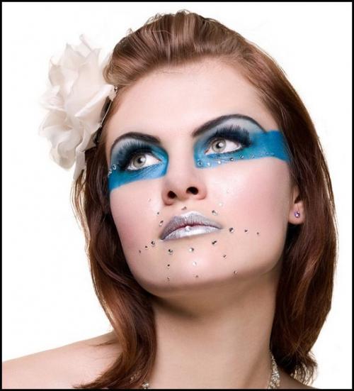 Как при помощи макияжа скрыть возраст?