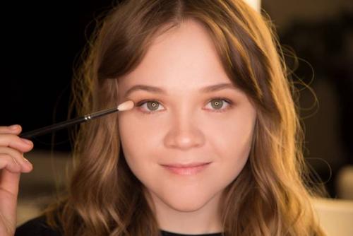 Сердцевидная форма лица макияж. Макияж для треугольного лица: фотоинструкция