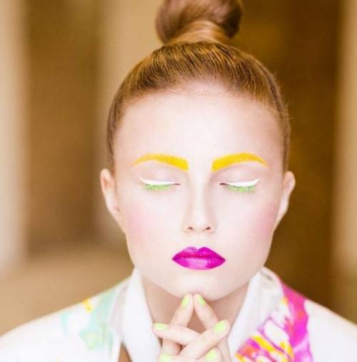 Креативный макияж глаз пошагово. Как сделать креативный макияж с помощью привычной косметики?