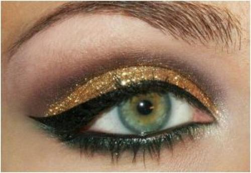 Макияж с золотыми блестками для глаз. Золотые переливы