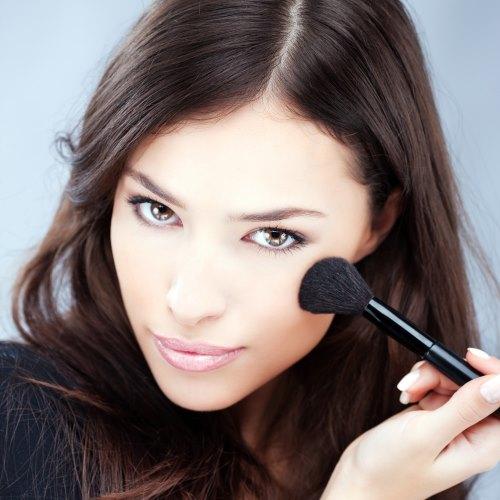 Идеальный макияж, что нужно. Косметичка: чем руководствоваться в ее наполнении, чтобы макияж всегда был безупречным?