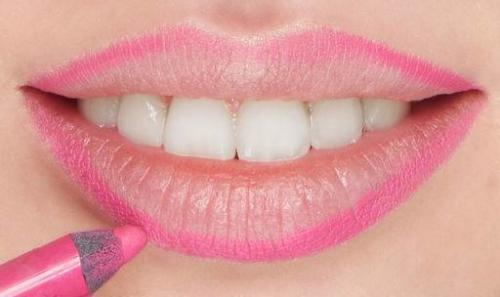 Секрет красивого макияжа губ. Как правильно красить губы?