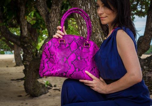 Что должно быть в женской сумке список. Что обязательно должно быть в любой женской сумочке?