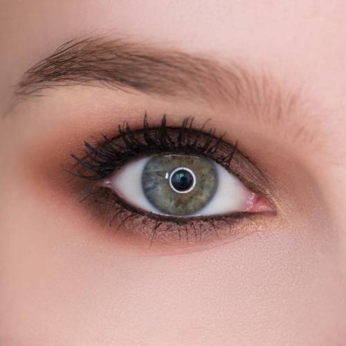 Как красиво накрасить глаза тенями поэтапно. Как красить глаза тенями?