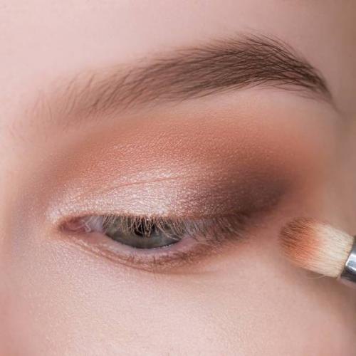 Как красиво накрасить глаза тенями поэтапно. Как красить глаза тенями?