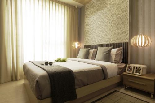 Каким клеем клеить виниловые обои на бумажной основе. Положительные характеристики