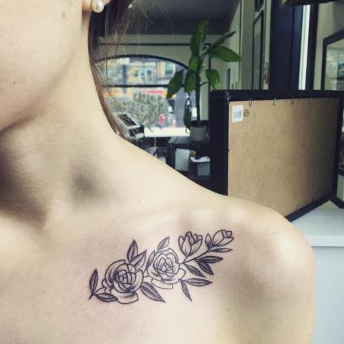 Тату на ключице надписи. Тату на ключице – значение