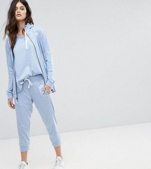 Фасоны спортивных штанов. Виды и модные фасоны женских спортивных штанов 2019 года, с чем носить