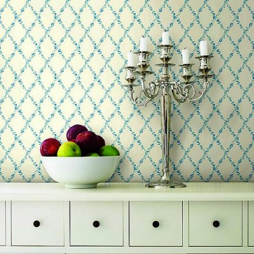 Каким клеем клеить виниловые обои на бумажной основе. Положительные характеристики