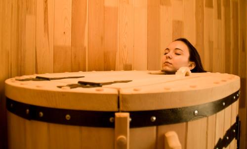 Как выбрать кедровую бочку для бани