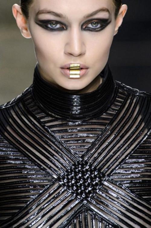 Помада с металлическим эффектом. Губная помада с эффектом холодного золота или жидкого металла - новый тренд этой осени 01