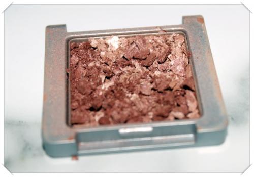 Как починить тени без спирта. Как починить разбитые тени, румяна или пудру (с фото)