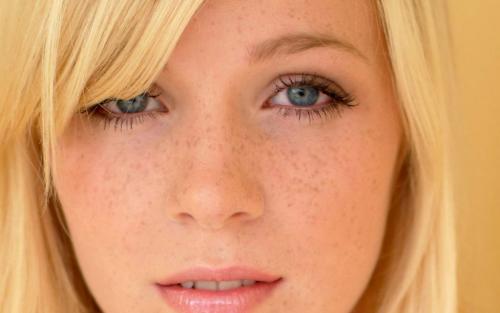 Как наносить консилер. Цветовая палитра и ее использование