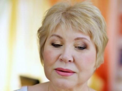 Корректор для круглого лица. Корректирующие средства для лица 23