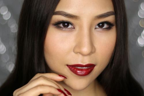 Вечерний макияж пошагово для карих глаз. Что нужно для вечернего макияжа 