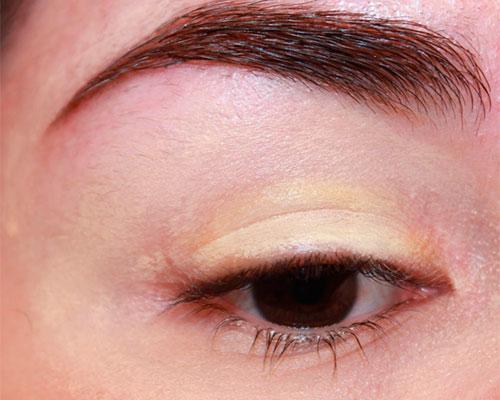 Чтобы тени не скатывались. Жирные веки или как добиться того, чтобы тени не скатывались на веках 20