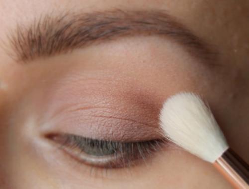 Как сделать, чтобы тени долго держались в домашних условиях. Жирные веки: что делать, чтобы тени держались дольше
