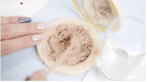 Разбились румяна, как склеить. Включаем свет: как восстановить разбитый хайлайтер?