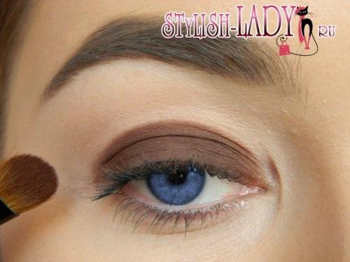 Цветные стрелки для голубых глаз. Лёгкий и эффектный макияж для голубых глаз с цветной стрелкой