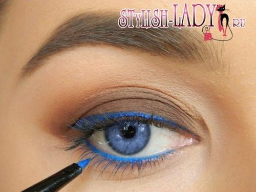 Цветные стрелки для голубых глаз. Лёгкий и эффектный макияж для голубых глаз с цветной стрелкой