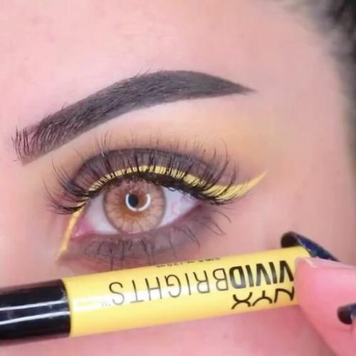 Желтые тени на глазах. Тренд 2019 года: желтые тени