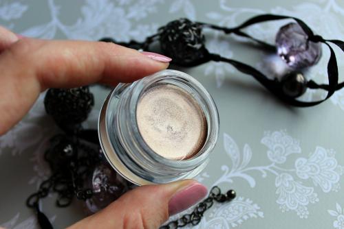 Maybelline Color Tatto.  Стойкие кремовые тени для век Maybelline Color Tattoo в оттенке 35 On and Bronze