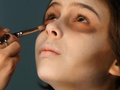 Макияж Ведьмы своими руками на Хэллоуин. Макияж Ведьмы на Хэллоуин для девушек - Как сделать грим своими руками 24