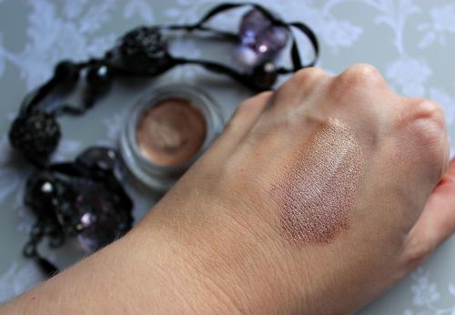 Maybelline Color Tatto.  Стойкие кремовые тени для век Maybelline Color Tattoo в оттенке 35 On and Bronze