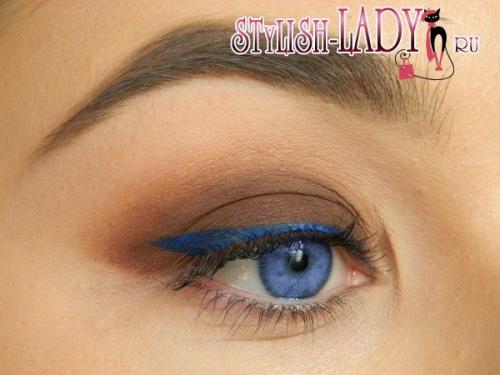 Цветные стрелки для голубых глаз. Лёгкий и эффектный макияж для голубых глаз с цветной стрелкой