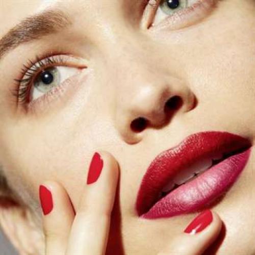 Красная помада матовая. Красная матовая помада: правила выбора оттенка и секреты макияжа