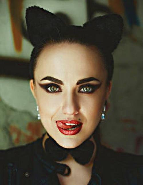 Макияж на Хэллоуин кошка. Как сделать макияж кошки на Хэллоуин 07
