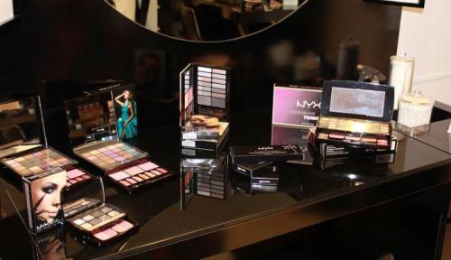 NYX тени для век FULL THROTTLE. Палетка теней для век NYX FULL THROTTLE SHADOW PALETTE: тест-драйв 06 NYX тени для век FULL THROTTLE. Палетка теней для век NYX FULL THROTTLE SHADOW PALETTE: тест-драйв 06