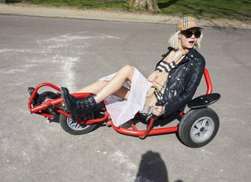 Макияж глаз кара делевинь. Кара Делевинь: Я знаю секрет идеального макияжа 06 Макияж глаз кара делевинь. Кара Делевинь: Я знаю секрет идеального макияжа 06