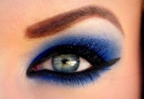 Макияж с синими тенями. Как сделать макияж с синими тенями для разного цветотипа глаз