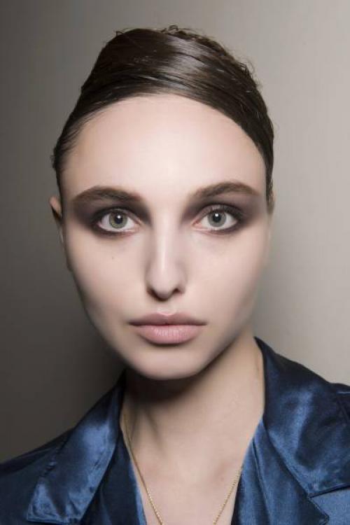 Макияж для серых глаз и светлых волос. Макияж для девушек с серыми глазами и темными волосами