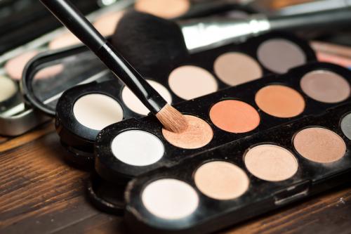 Обзор палеток теней. Теневой обзор: 16 палеток теней, которые захочется использовать каждый день