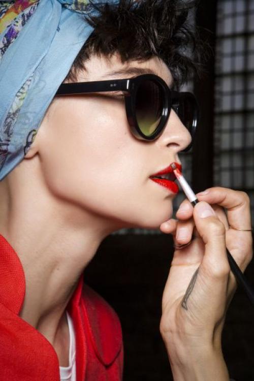 Baby Doll Kiss Blush Duo Stick румяна-блеск для губ. 5 новых средств для губ, которые нужны вам этим летом