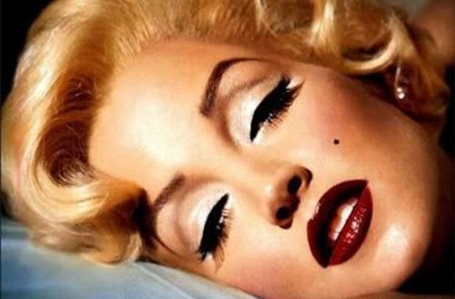 Макияж Мерлин Монро вилео. Макияж Мэрилин Монро, повторяем образ роскошной блондинки