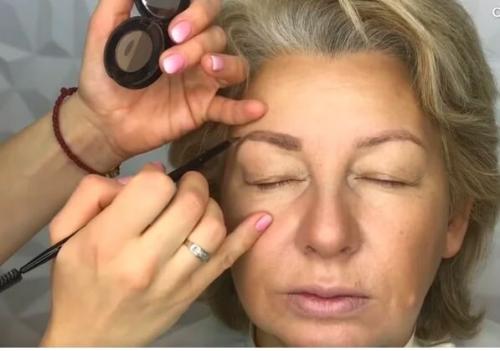 Возрастной макияж глаз с нависшим веком. Возрастной макияж для нависшего века