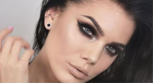 Цветные стрелки для голубых глаз. Цветные стрелки на глазах: когда это красиво и не пошло 09 Цветные стрелки для голубых глаз. Цветные стрелки на глазах: когда это красиво и не пошло 09