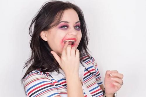 Грим вампир на Хэллоуин. Макияж Вампира своими руками - Грим для девушек на Хэллоуин 06 Грим вампир на Хэллоуин. Макияж Вампира своими руками - Грим для девушек на Хэллоуин 06