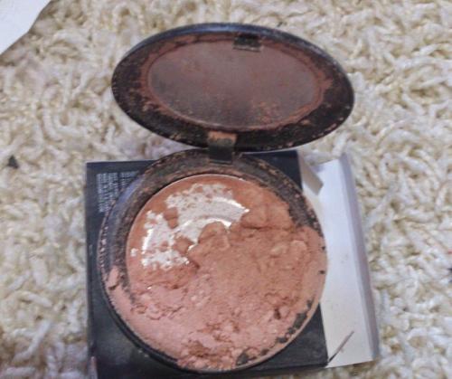 Как восстановить тени которые разбились без спирта. Как восстановить разбитую пудру, тени или румяна