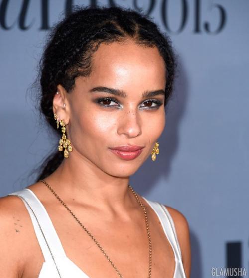 Цветные стрелки для голубых глаз. Синяя подводка для глаз: учимся у звезд