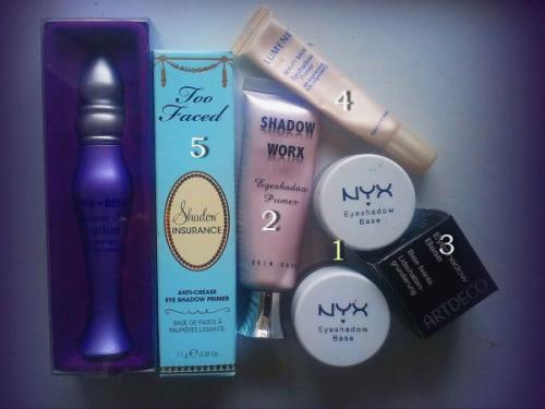 Тени скатываются в складке века. Что же делать, если тени постоянно скатываются, и как этого избежать?