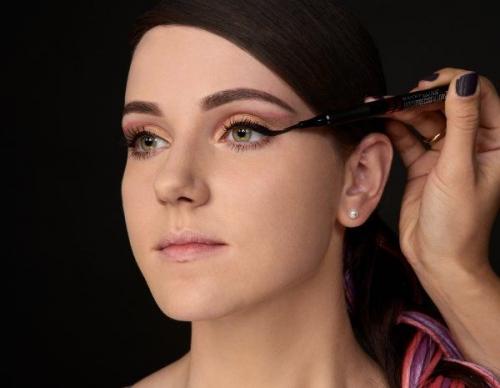 Стрелки на глазах зеленые. Зеленые глаза: фиолетовые стрелки 14 Стрелки на глазах зеленые. Зеленые глаза: фиолетовые стрелки 14